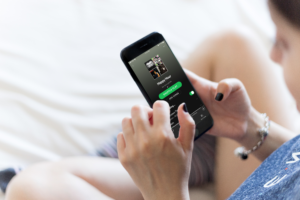 oleg magni LGNV 4 l8LA unsplash EDIT 300x200 1