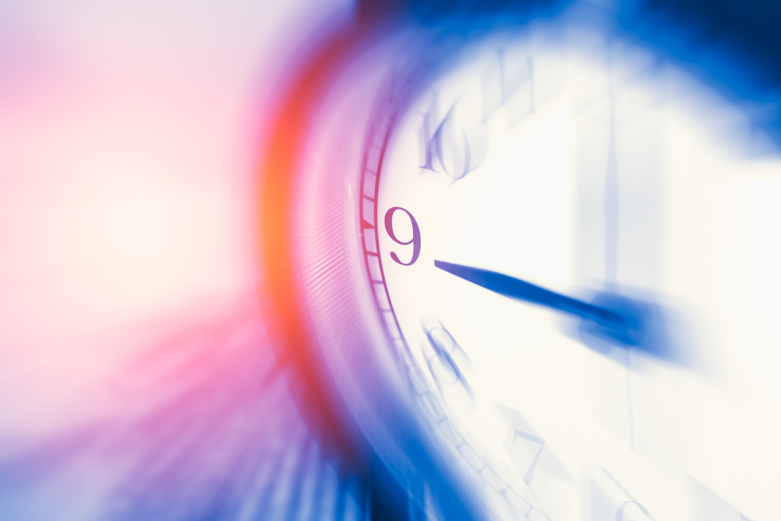 Visual representation of real time volume tracking vs batch processing Visuelle Darstellung der Echtzeit-Volumenverfolgung im Vergleich zur Stapelverarbeitung